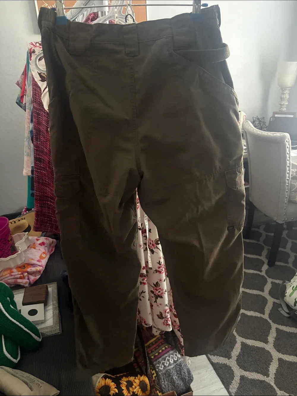Men's Olive Cargo Pants - Relaxed Fit